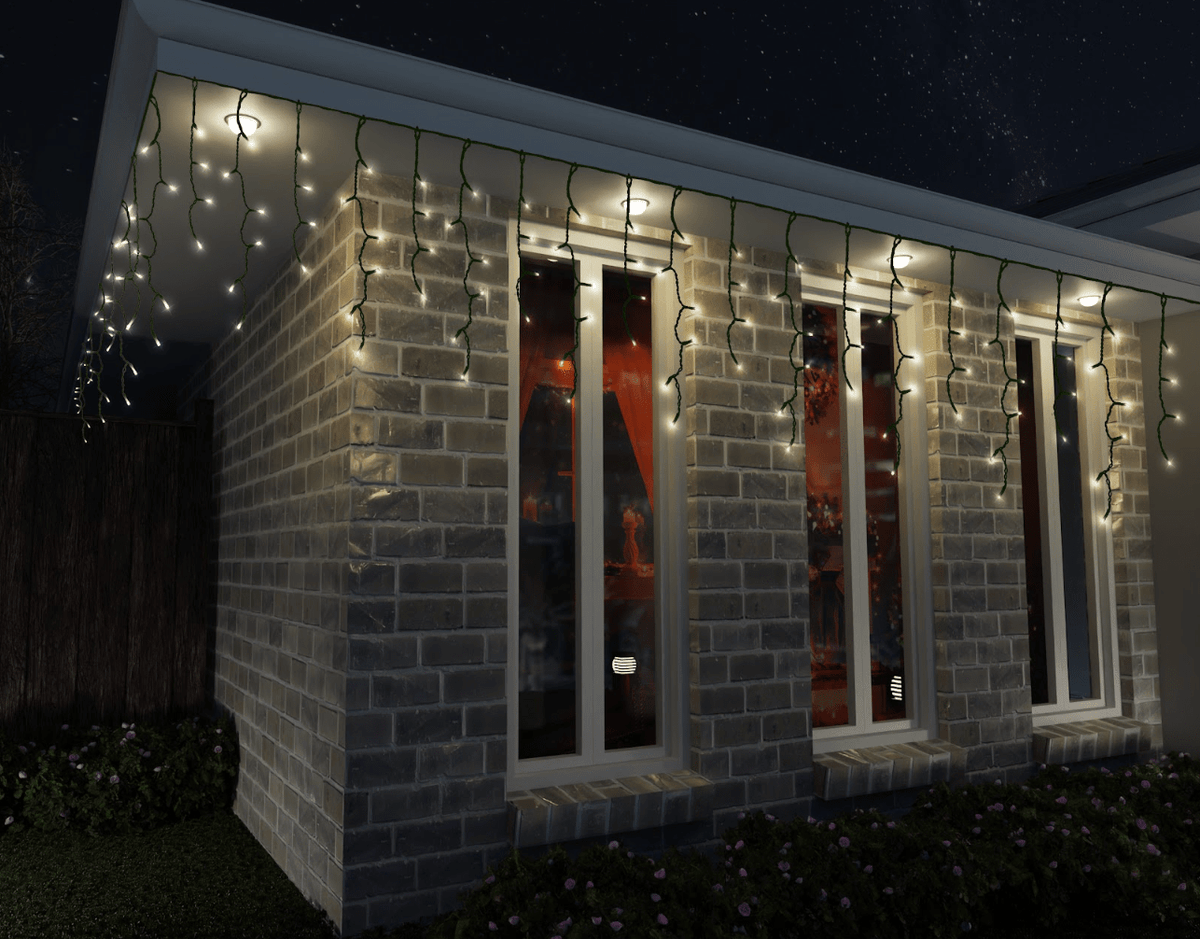 LED White Flashing Icicles 300pc