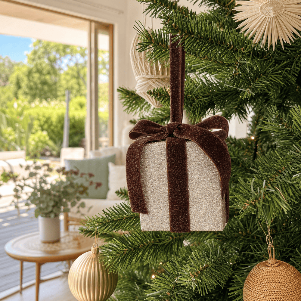 Champagne Velvet Ribbon Gift Box Ornament (8cm x 10cm)