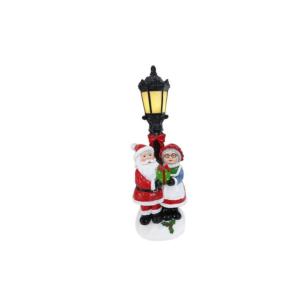 Light Up Street Lamp Two Figure Scene Asst (36cm)