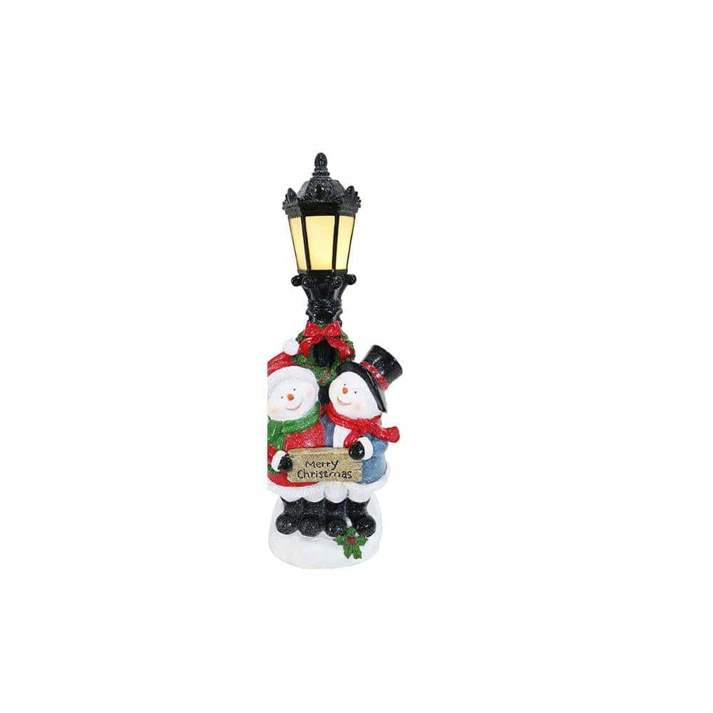 Light Up Street Lamp Two Figure Scene Asst (36cm)